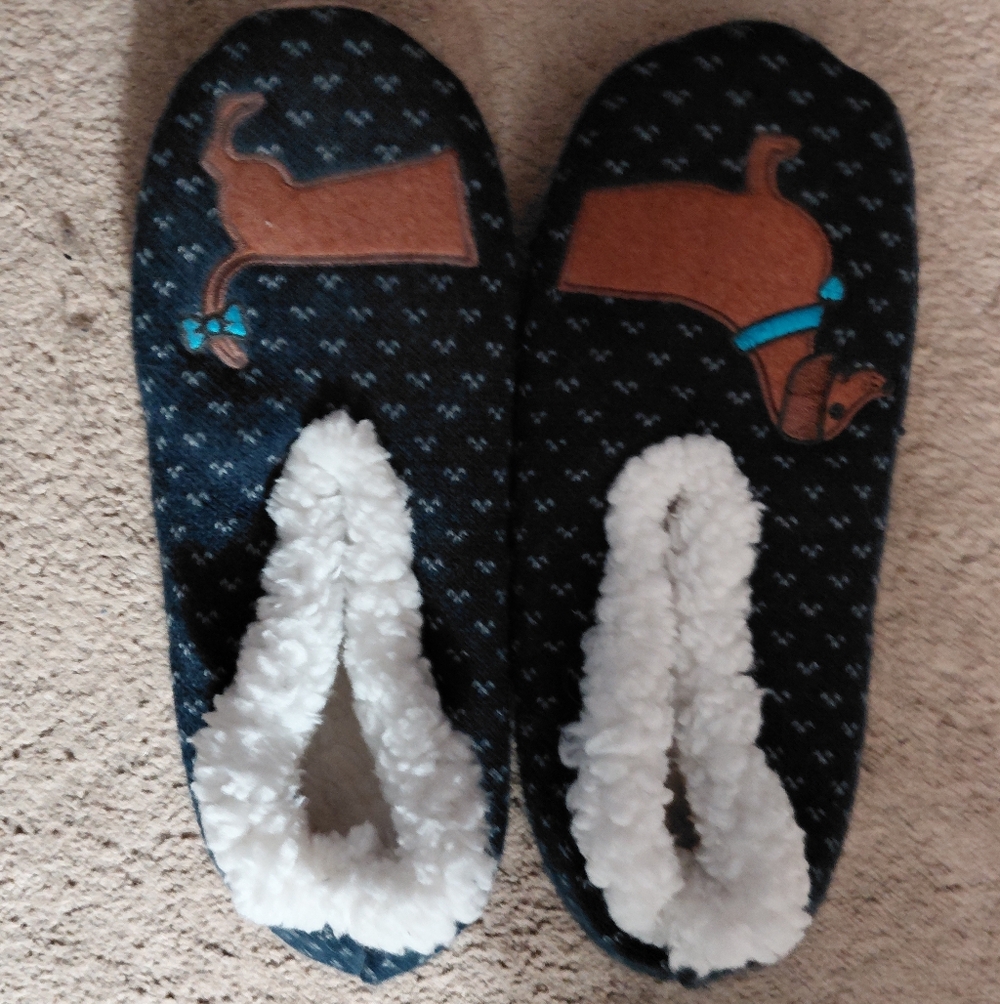 Cozy Kids Slippers with Dog Design